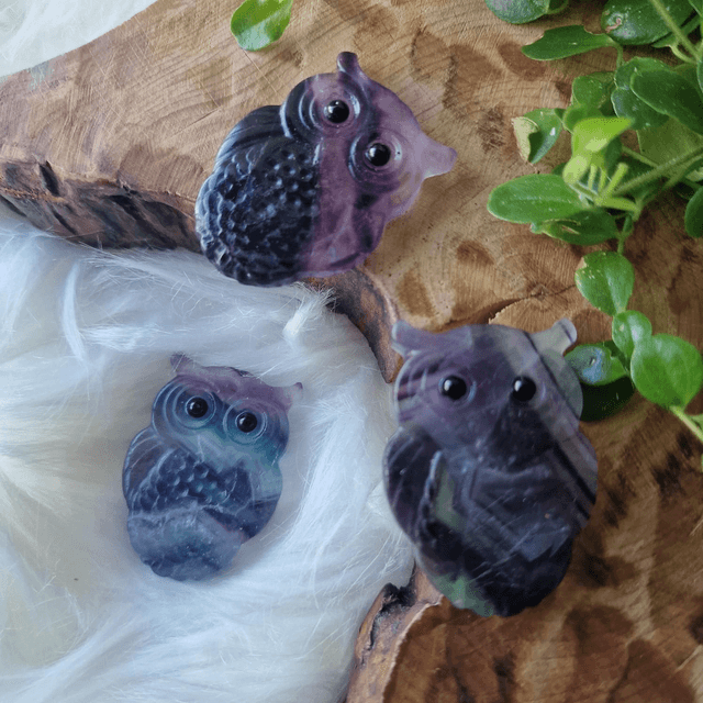 Fluorite small owl carving 