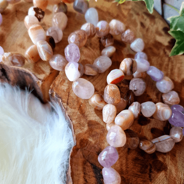 Amethyst Agate pebble shapped beaded bracelet 