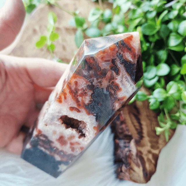 Red Moss Agate Point 417g