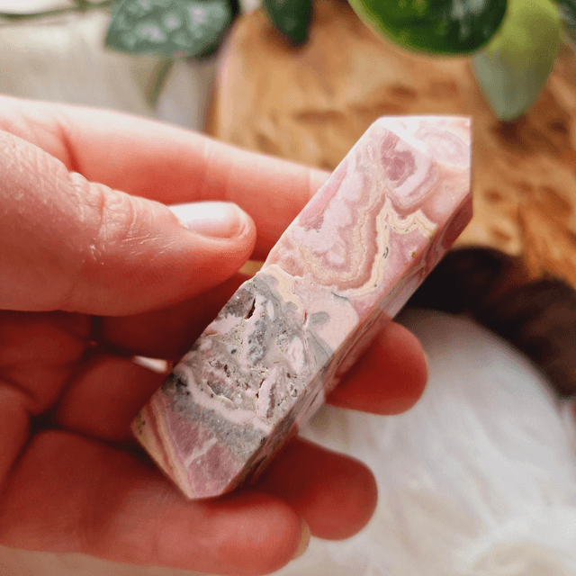 Rhodochrosite Point 69g