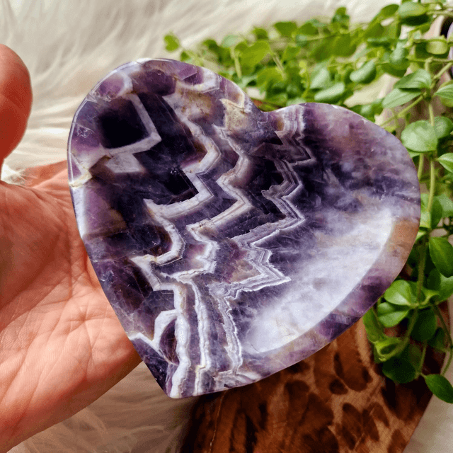 Dream Amethyst Large Heart Bowl 600g