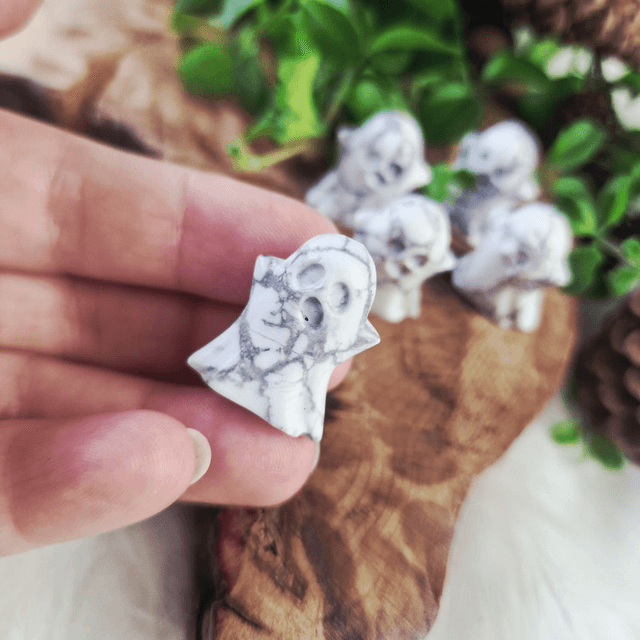 Howlite mini ghost 