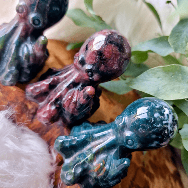 Sweary Octopus crystal carving 