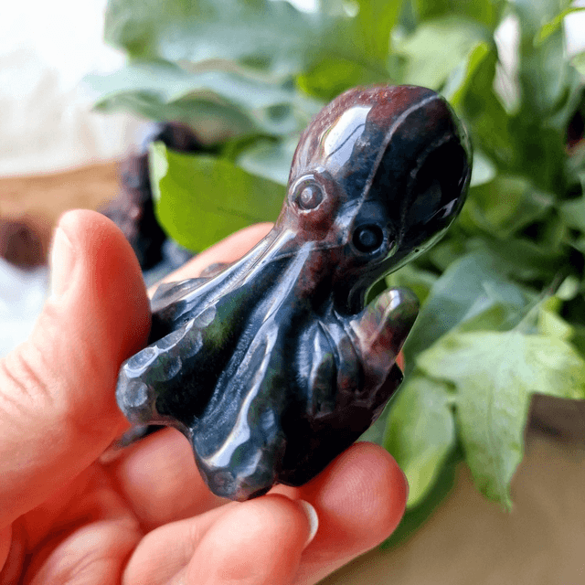 Sweary Octopus crystal carving 