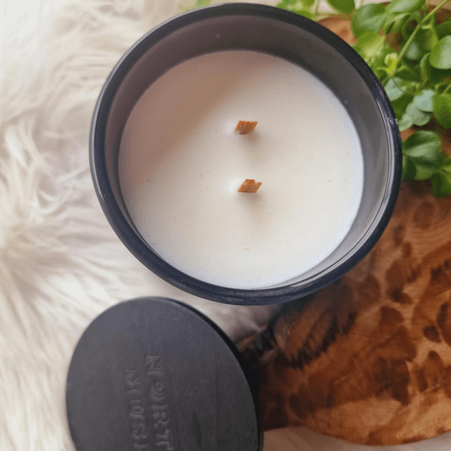 North Muse Candle in Ginger Lily and Lotus 15.5 OZ