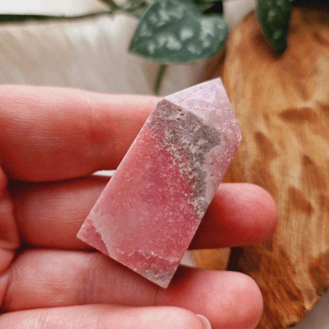 Rhodochrosite Point 39g