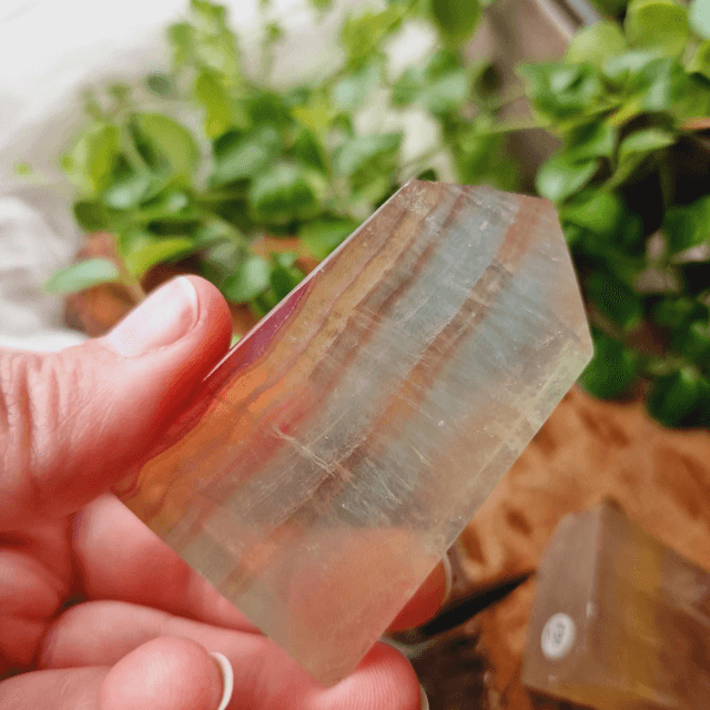 Gummy Fluorite Point 100g