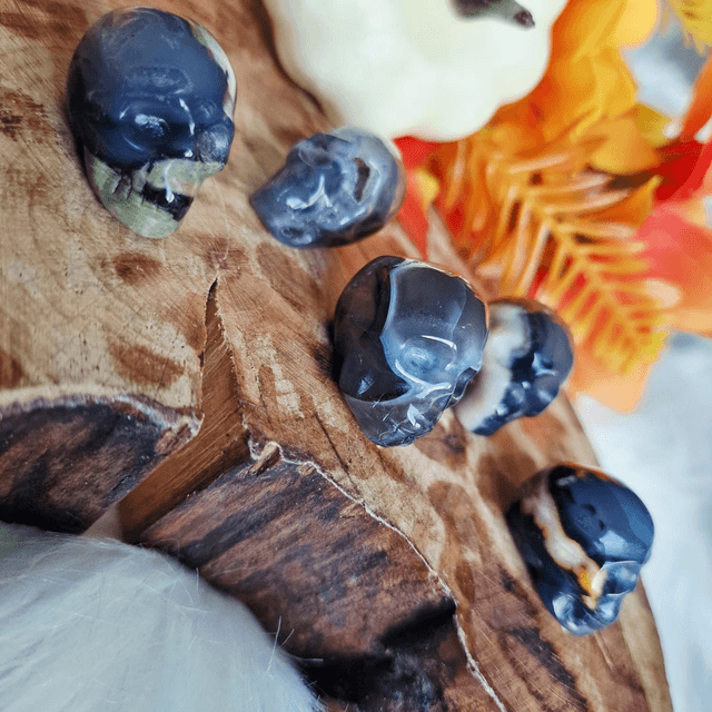 Volcano Agate mini skulls 