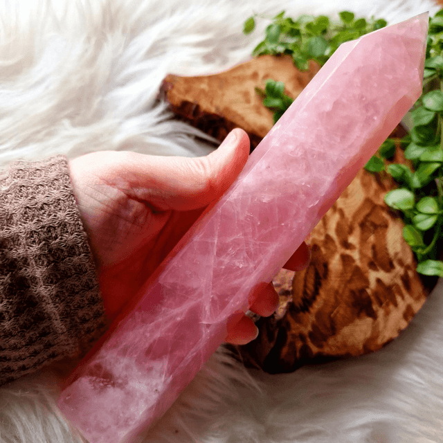 Rose Quartz point 674g