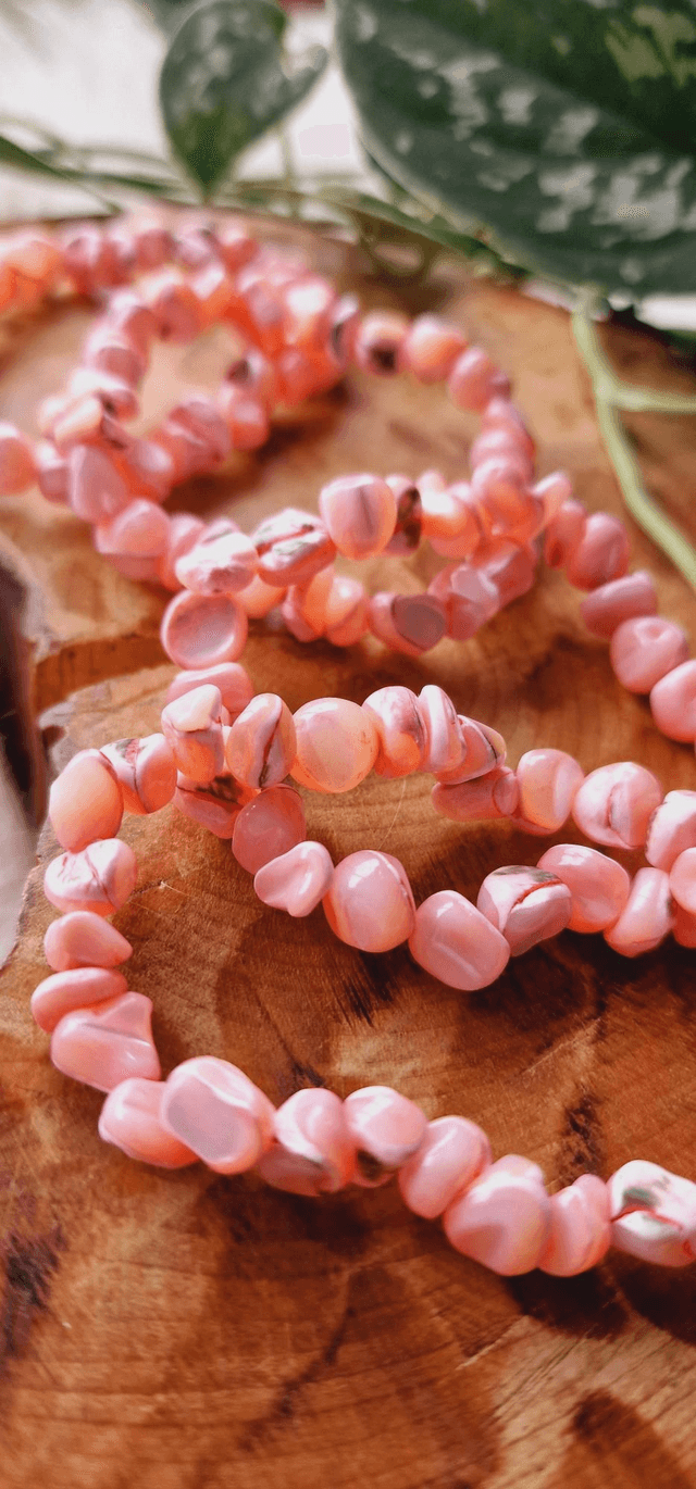 Freshwater Shell Freeform Bracelet (Dyed Pink)