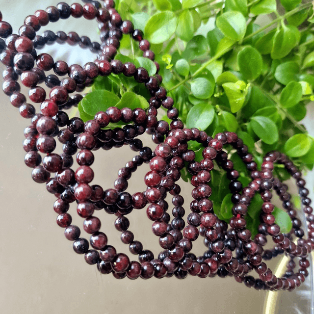 Garnet 6mm beaded bracelet 