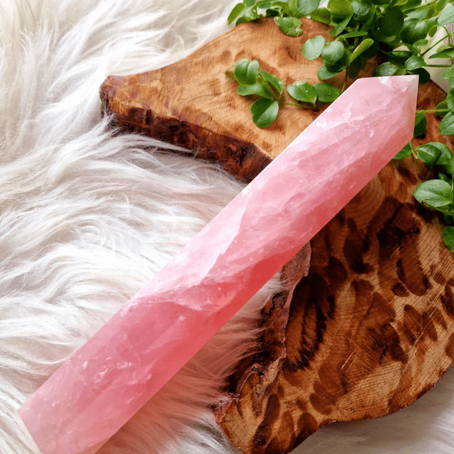 Rose Quartz point 674g