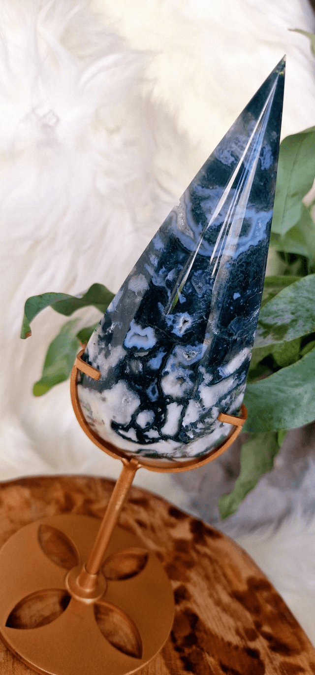 Moss Agate Tear drop on stand 225g