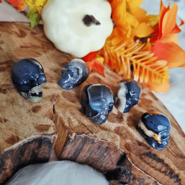 Volcano Agate mini skulls 