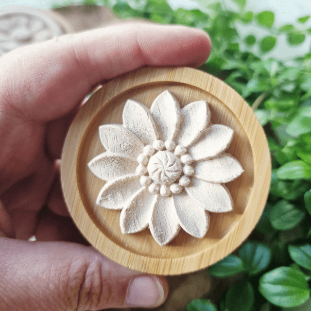 Diffuser disc with flower pattern 