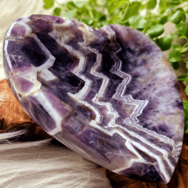 Dream Amethyst Large Heart Bowl 600g
