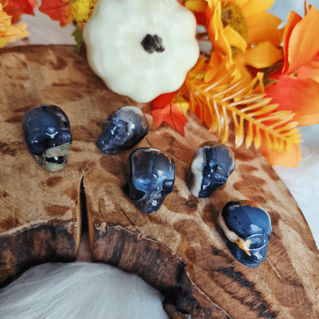Volcano Agate mini skulls 