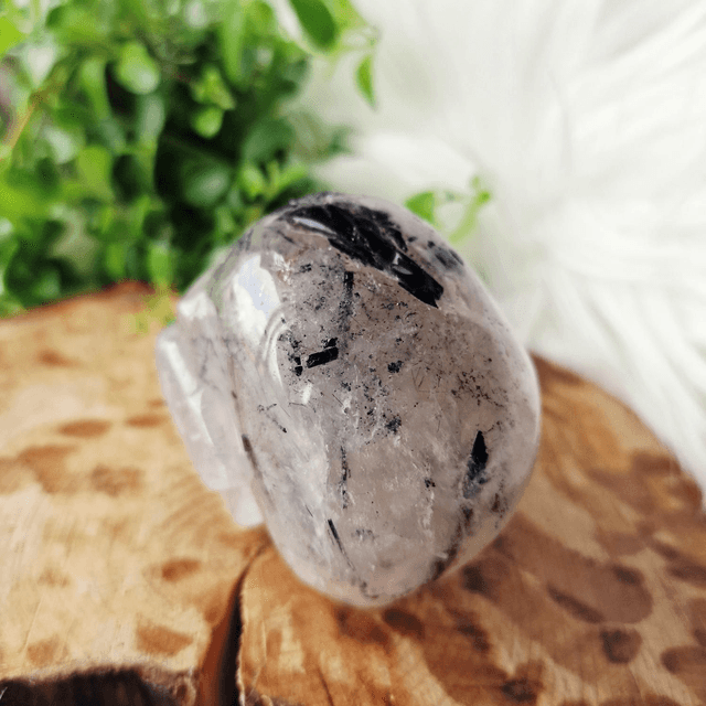 Tourmaline in quartz skull 358g