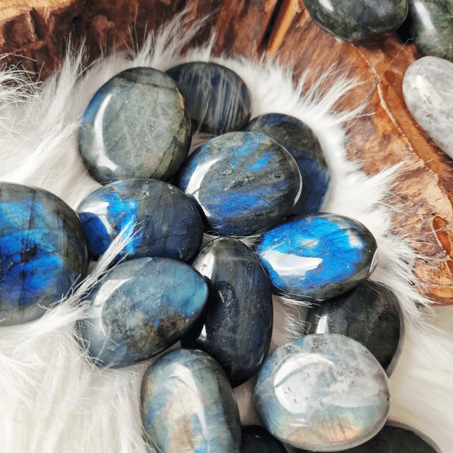 Labradorite small palm 