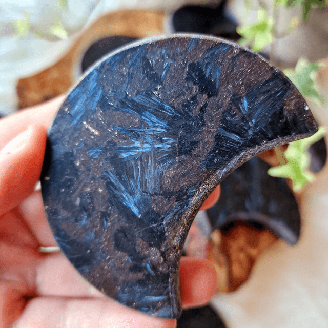 Astrophyllite moon