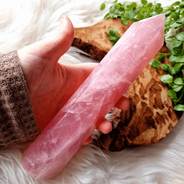 Rose Quartz point 674g