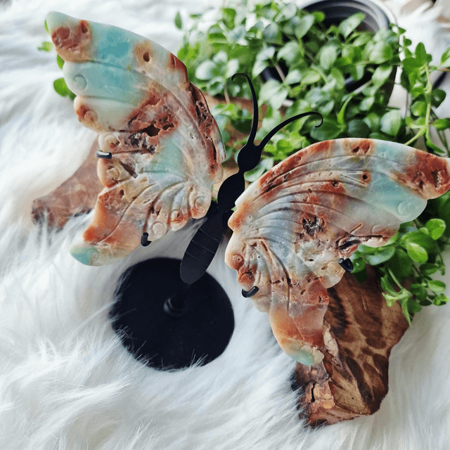 Carribean calcite butterfly wings on stand 173g
