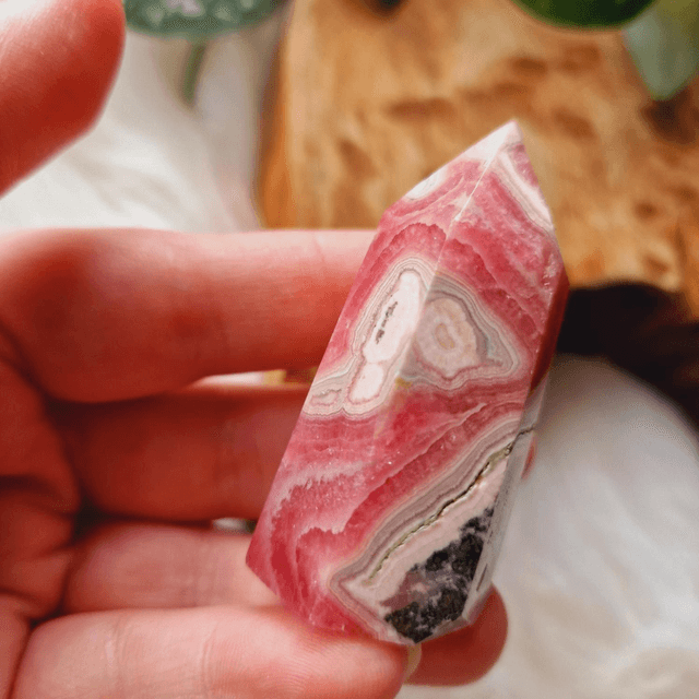 Rhodochrosite Point 84g