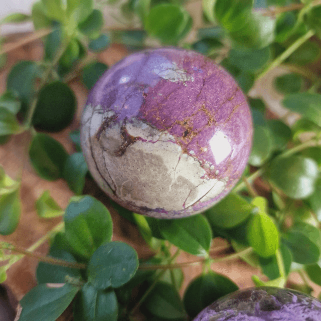 Atlantisite spheres 