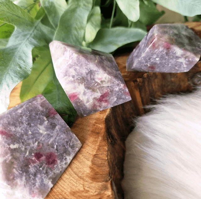 Unicorn stone freeform 