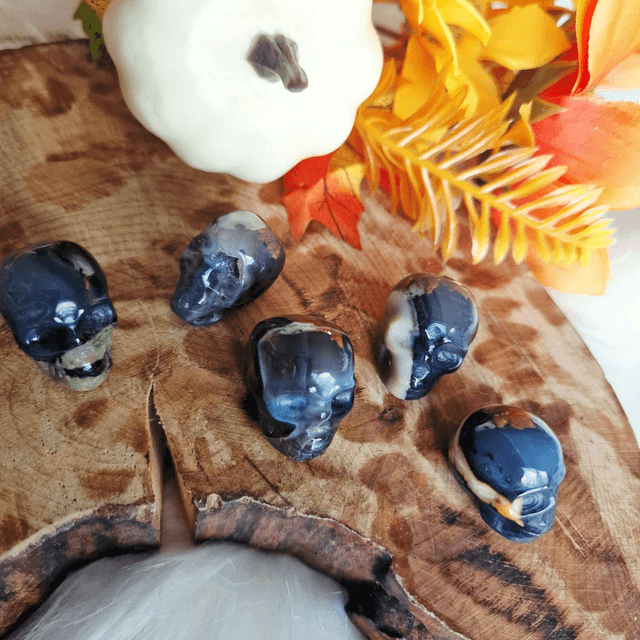 Volcano Agate mini skulls 