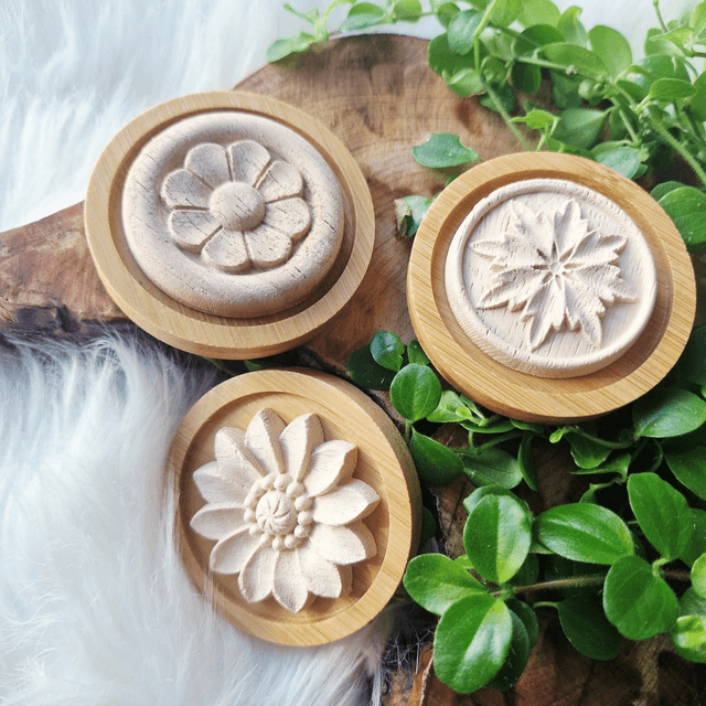 Diffuser disc with flower pattern 